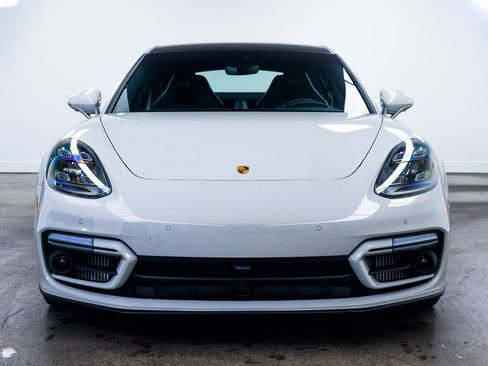 Used 2023 Porsche Panamera GTS image 2