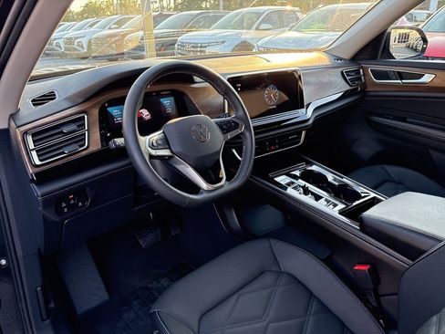 Used 2024 Volkswagen Atlas SE image 13