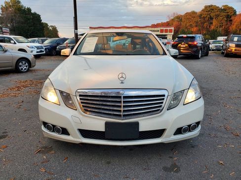 Used 2011 Mercedes-Benz E 350 E 350 Luxury 4MATIC AWD 4dr Se image 2