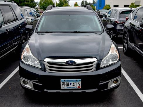 Used 2010 Subaru Outback 2.5i Premium AWD/4WD image 14