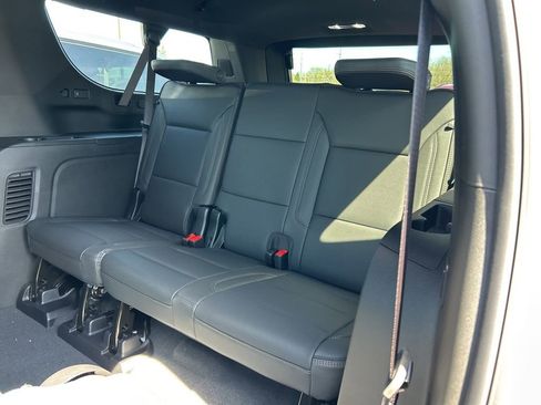 New 2026 Chevrolet Suburban High Country image 9