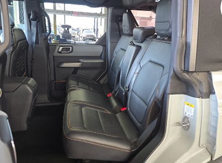 Used 2022 Ford Bronco Badlands w/ Sasquatch Package AWD/4WD image 12