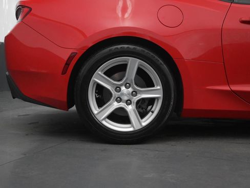 Used 2018 Chevrolet Camaro LT image 18