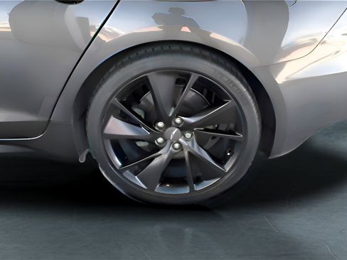 Used 2023 Genesis G70 2.0T w/ Sport Prestige Package image 9