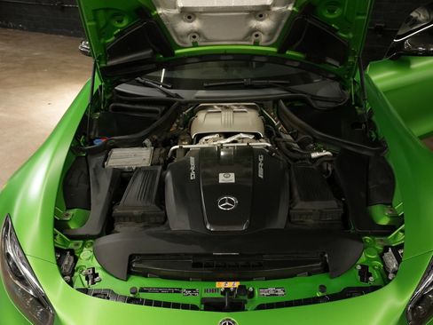 Used 2018 Mercedes-Benz AMG GT R image 25