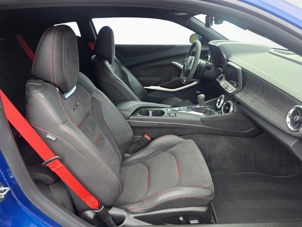 Used 2023 Chevrolet Camaro ZL1 RWD image 19