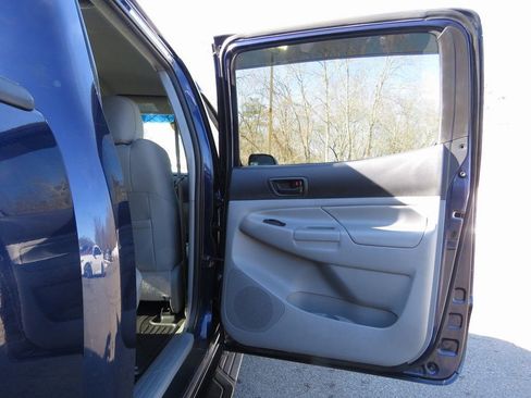 Used 2013 Toyota Tacoma 4x4 Double Cab w/ TRD Sport Pkg image 15