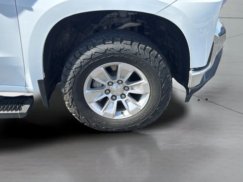 Used 2019 Chevrolet Silverado 1500 LT w/ Convenience Package AWD/4WD image 34