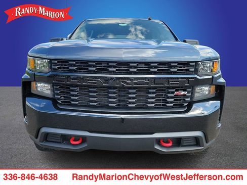 Used 2021 Chevrolet Silverado 1500 Custom Trail Boss w/ LPO, Dark Essentials Package AWD/4WD image 2