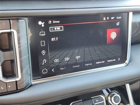 Used 2022 GMC Yukon Denali w/ Denali Premium Package image 15