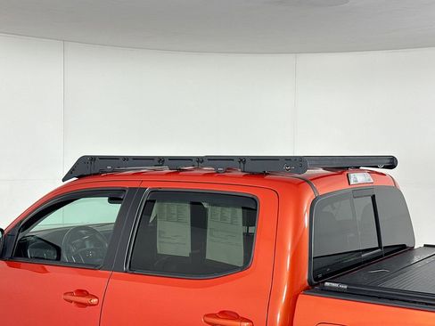 Used 2018 Toyota Tacoma TRD Off-Road image 11