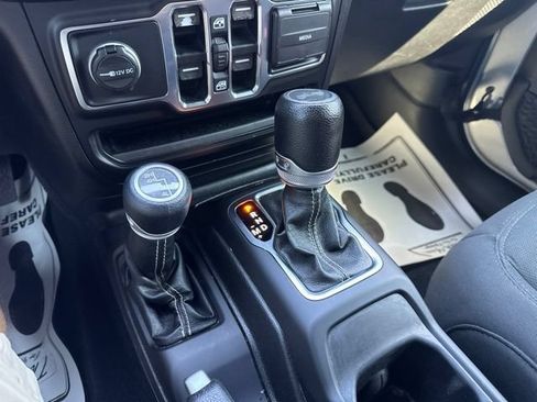 Used 2020 Jeep Wrangler Unlimited Sahara AWD/4WD image 23