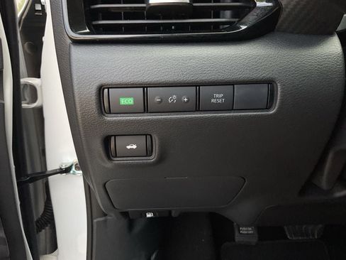 Used 2025 Nissan Sentra SV FWD image 20