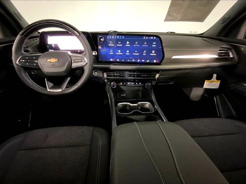 Used 2025 Chevrolet Traverse LT w/ Enhanced Driving Package FWD image 15