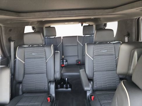 Used 2023 Cadillac Escalade Sport Platinum w/ LPO, ONYX Package AWD/4WD image 39