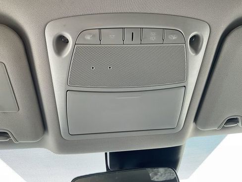 Used 2019 Nissan Rogue SV image 16