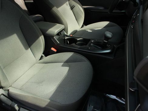 Used 2025 Kia K4 FWD image 25