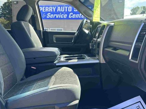 Used 2018 RAM 2500 SLT w/ Luxury Group image 24