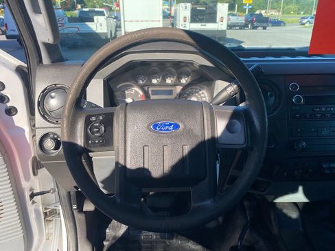 Used 2013 Ford F550 4x4 Crew Cab Super Duty w/ Payload Upgrade Pkg image 10