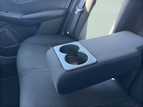 Used 2022 Nissan Sentra SV FWD image 13