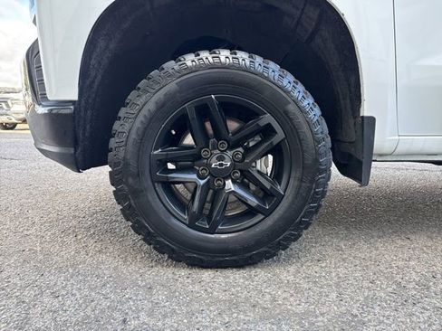 Used 2021 Chevrolet Silverado 1500 LT Trail Boss w/ Convenience Package II AWD/4WD image 15