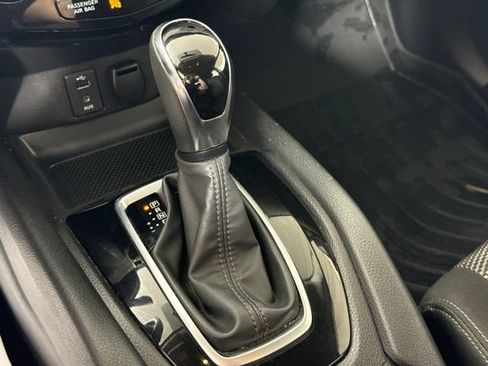 Used 2017 Nissan Rogue Sport SV AWD/4WD image 23