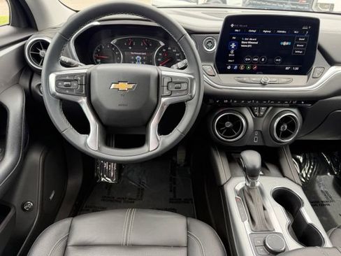 Used 2024 Chevrolet Blazer LT w/ Sound & Technology Package FWD image 19