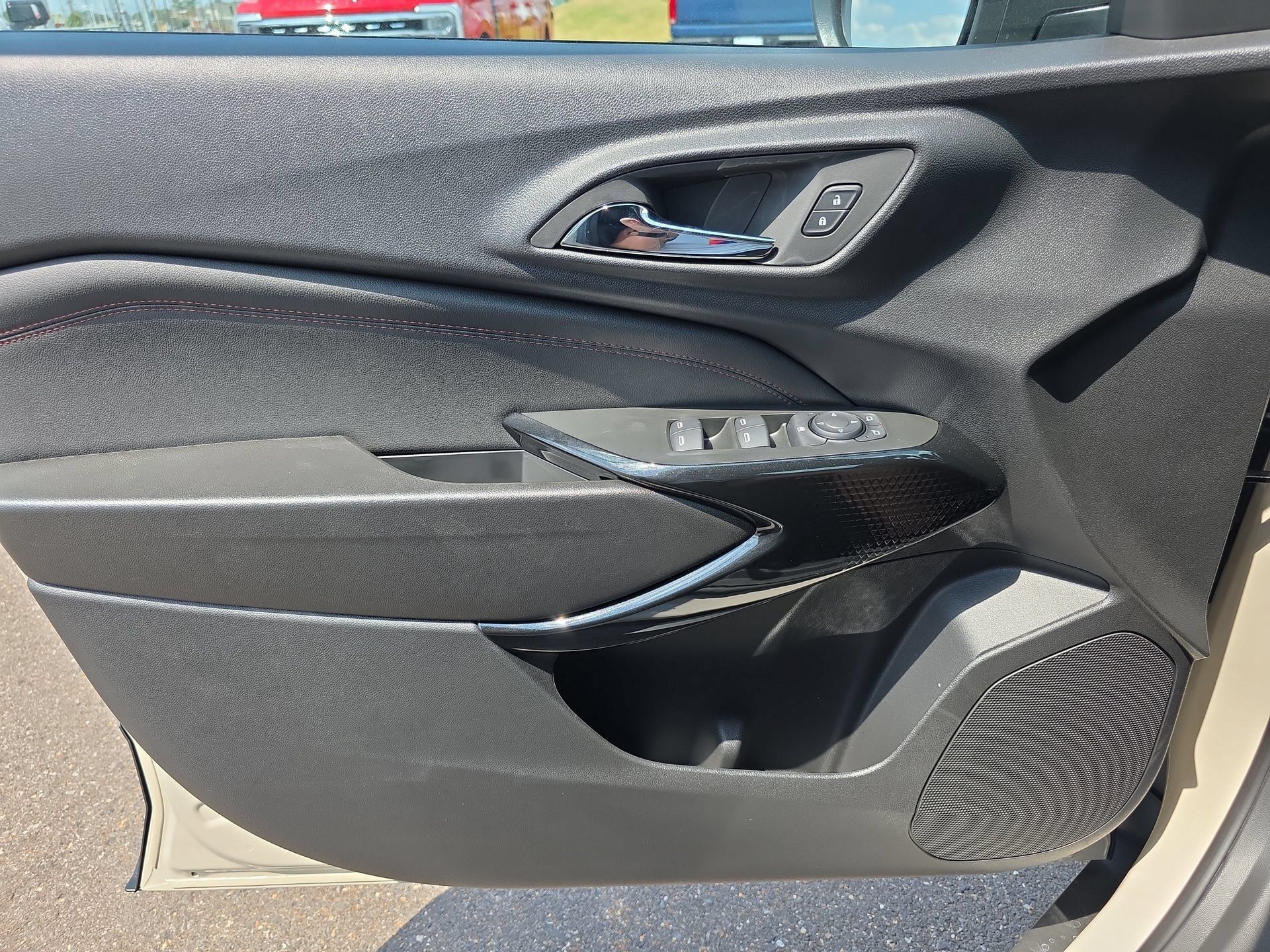 New 2026 Chevrolet Trax RS w/ Driver Confidence Package FWD image 17