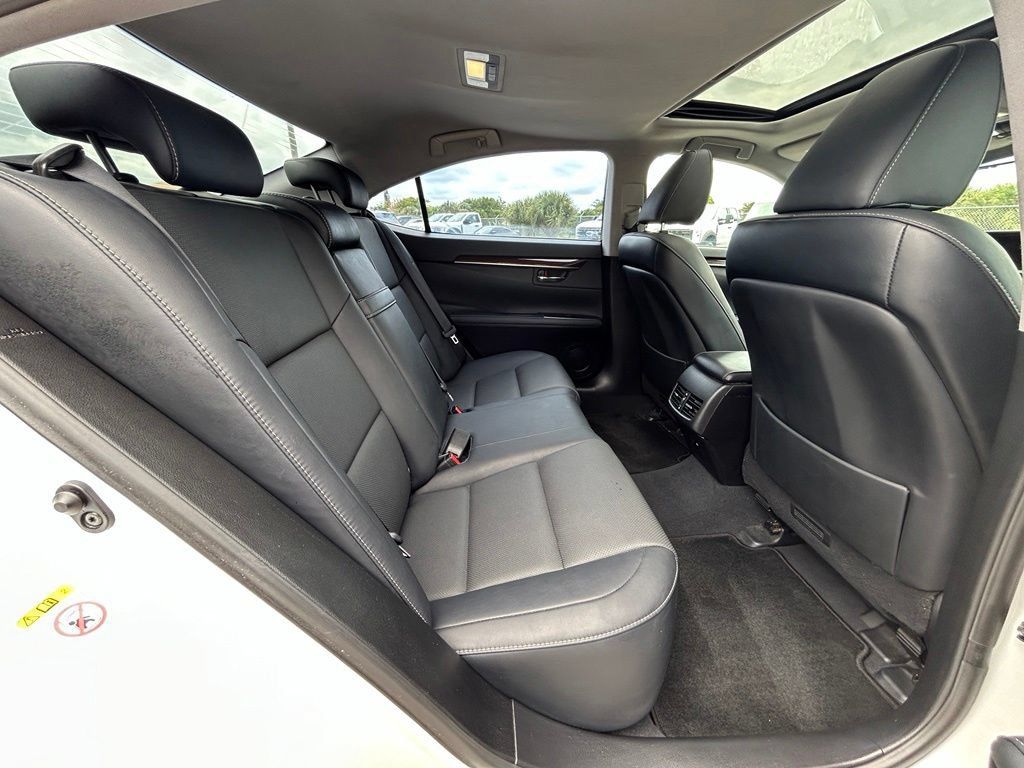 Used 2017 Lexus ES 350 w/ Premium Package FWD image 29
