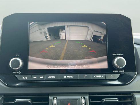 Used 2025 Nissan Pathfinder S FWD image 24