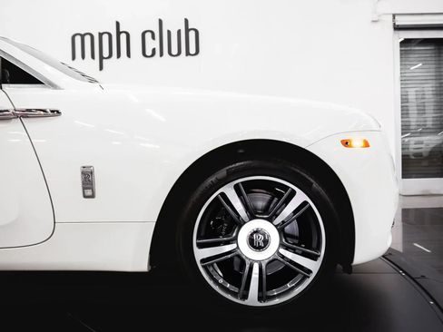 Used 2015 Rolls-Royce Wraith RWD image 17