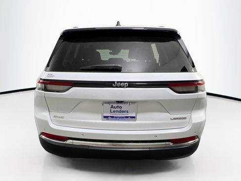Used 2023 Jeep Grand Cherokee Laredo AWD/4WD image 6
