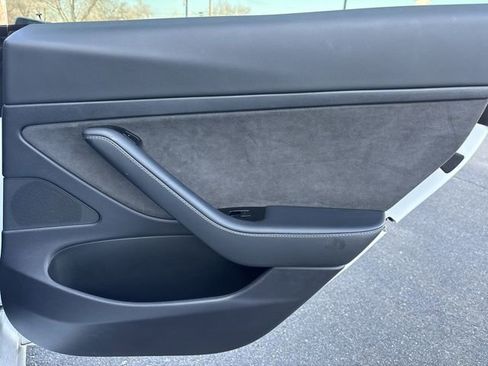 Used 2020 Tesla Model 3 Standard Range image 13