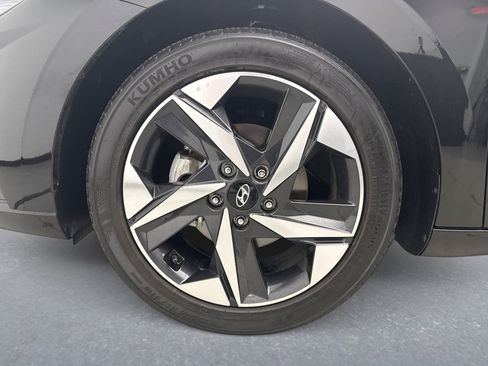 Used 2023 Hyundai Elantra SEL w/ Convenience Package FWD image 24