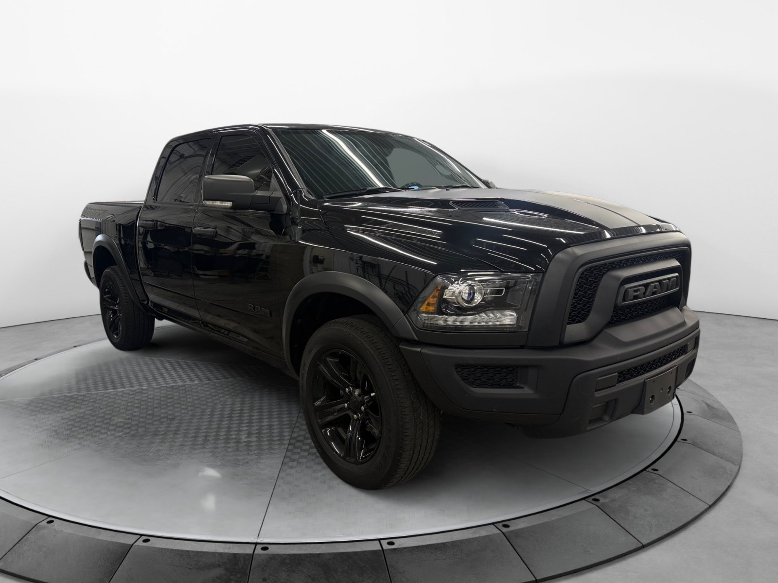 Used 2024 RAM 1500 Warlock AWD/4WD image 4