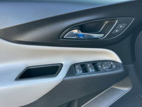 Certified 2019 Chevrolet Equinox LS image 11