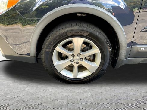 Used 2013 Subaru Outback 2.5i Limited w/ Moonroof Pkg AWD/4WD image 32