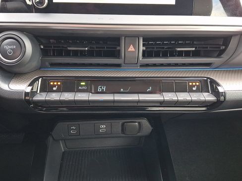 Used 2025 Toyota Prius XLE image 15