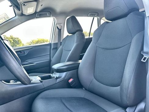 Used 2025 Toyota RAV4 LE image 13