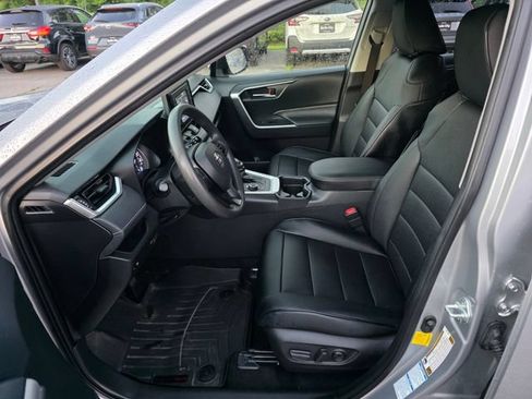 Used 2019 Toyota RAV4 XLE w/ Convenience Package AWD/4WD image 16