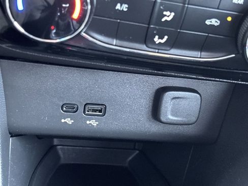 Used 2024 Buick Encore GX Sport Touring image 32