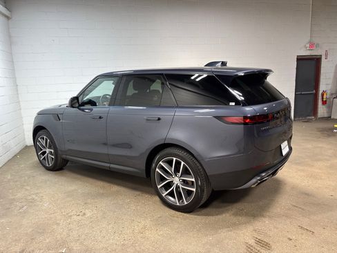 Used 2023 Land Rover Range Rover Sport SE AWD/4WD image 10