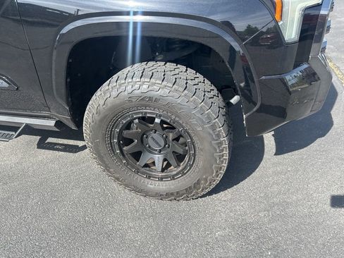 Used 2022 Toyota Tundra Platinum image 12