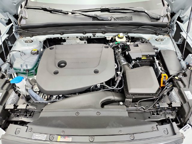New 2026 Volvo XC40 B5 Plus w/ Protection Package Premier AWD/4WD image 32