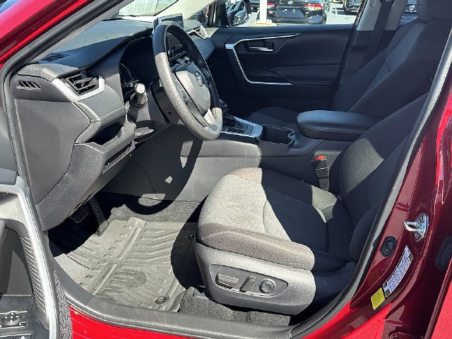 Certified 2025 Toyota RAV4 XLE w/ Convenience Package FWD image 21