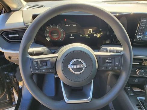 Used 2025 Nissan Kicks S image 13