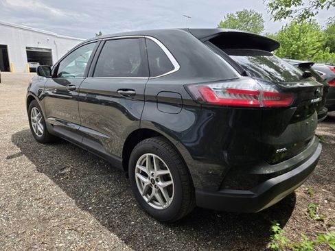 Used 2024 Ford Edge SEL w/ Convenience Package AWD/4WD image 3