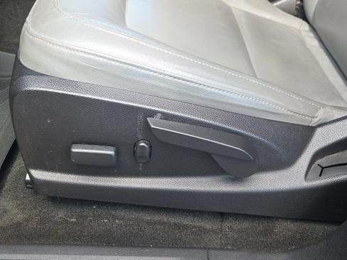 Used 2015 Chevrolet Colorado LT w/ Luxury Package RWD image 22
