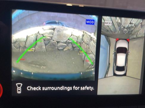 Used 2024 Nissan Sentra SR w/ SR Premium Package image 25