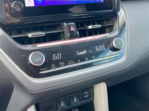 Used 2024 Toyota Corolla Cross XLE image 16